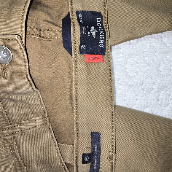Dockers Khaki Pants - Picture 3 of 4
